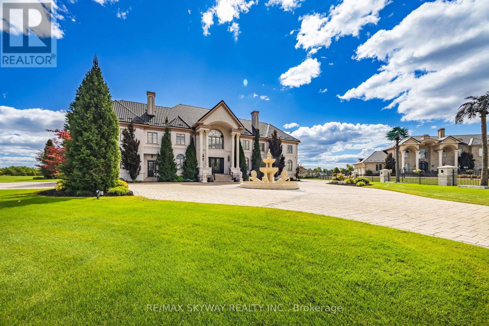 Photo 3 of 25 Everglade Drive, Brampton ON