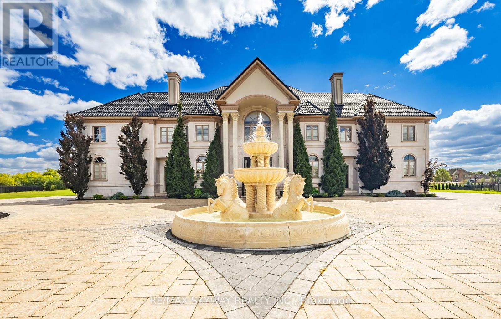 Photo 4 of 25 Everglade Drive, Brampton ON