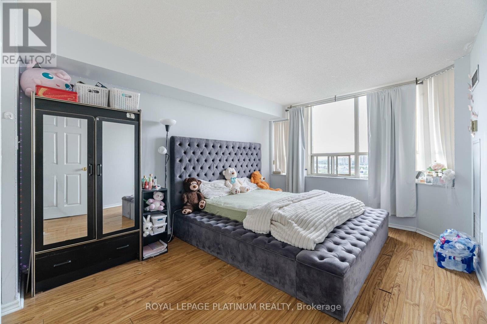 Photo 13 of 1005 30 Malta Avenue, Brampton ON
