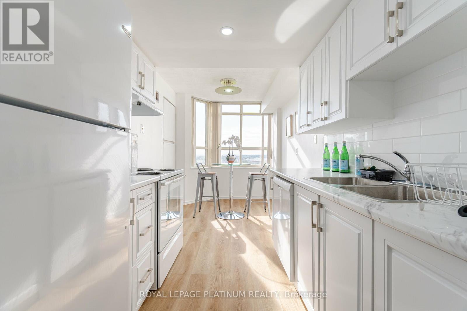 Photo 9 of 1005 30 Malta Avenue, Brampton ON