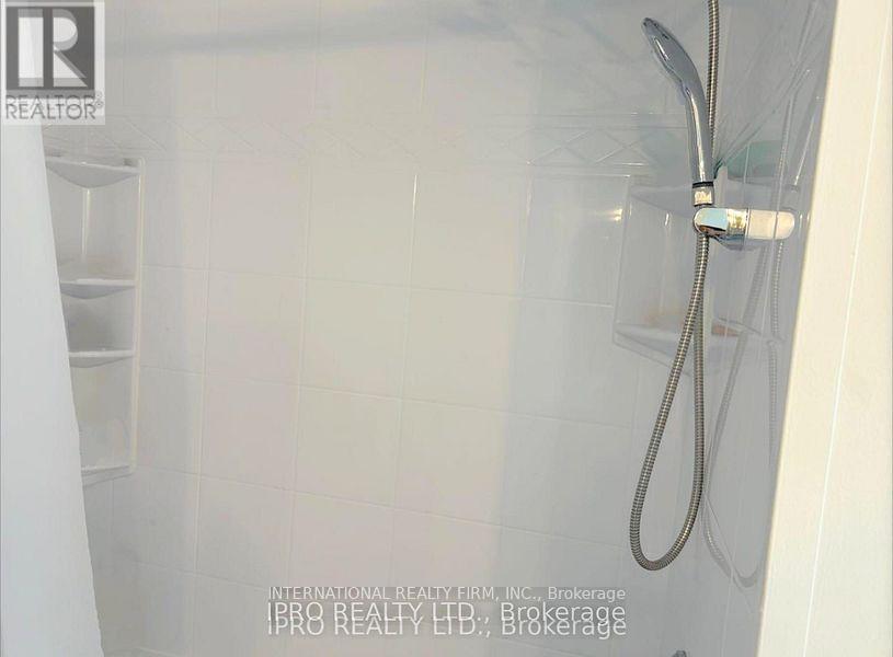 Photo 22 of 52 Vodden Court, Brampton ON