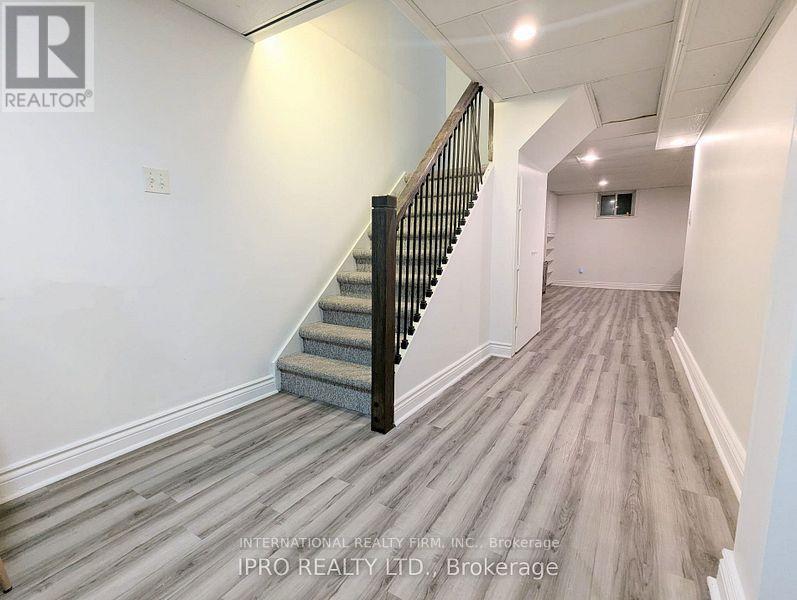 Photo 24 of 52 Vodden Court, Brampton ON