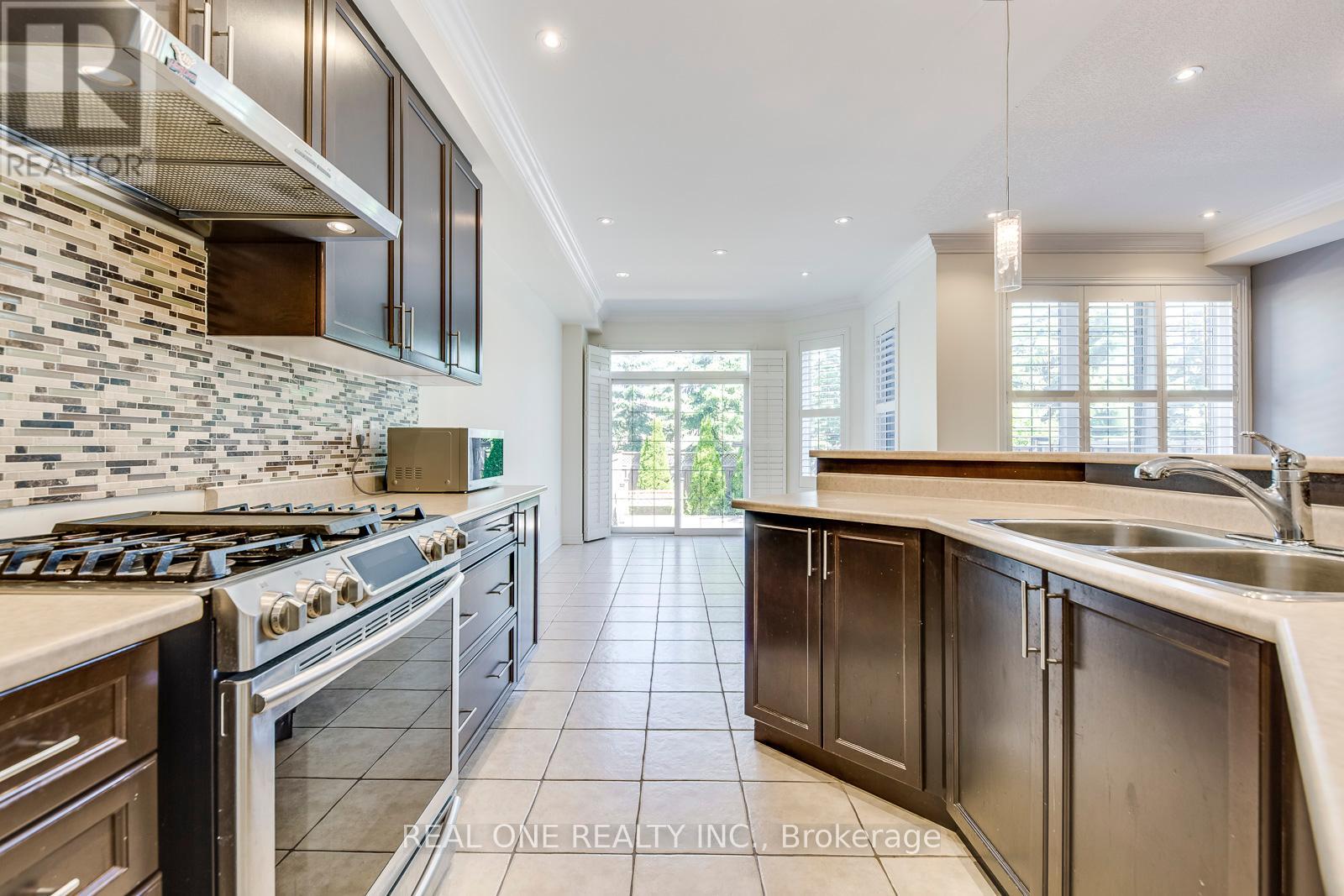 Photo 12 of 1275 Craigleith Road, Oakville ON