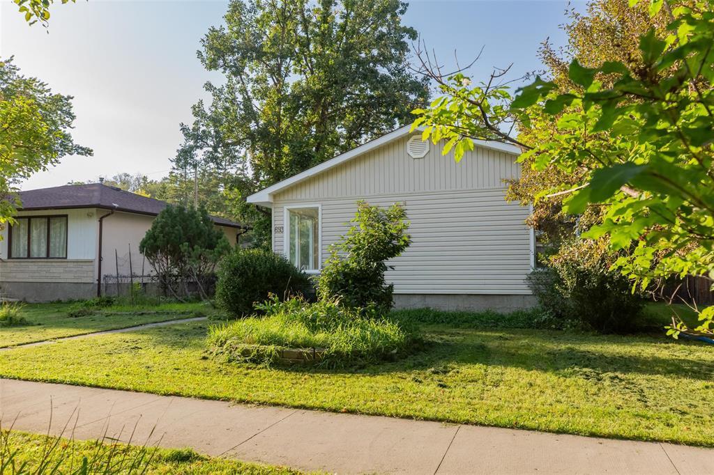 Photo 32 of 693 Patricia Avenue, Winnipeg MB