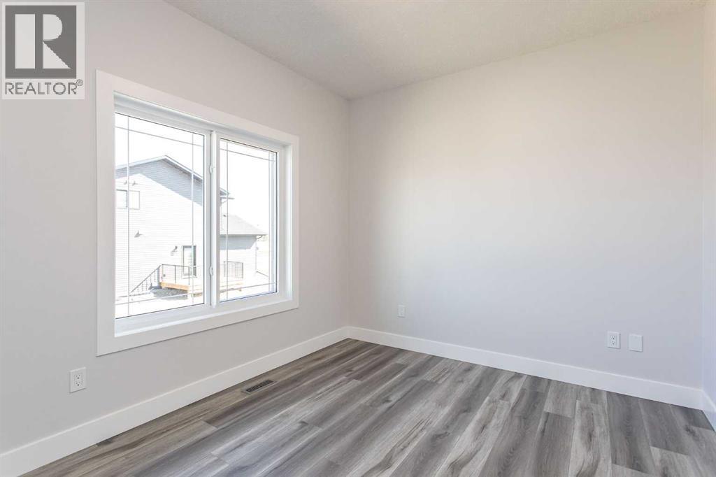 Photo 14 of 54 Tenhove Street, Red Deer AB