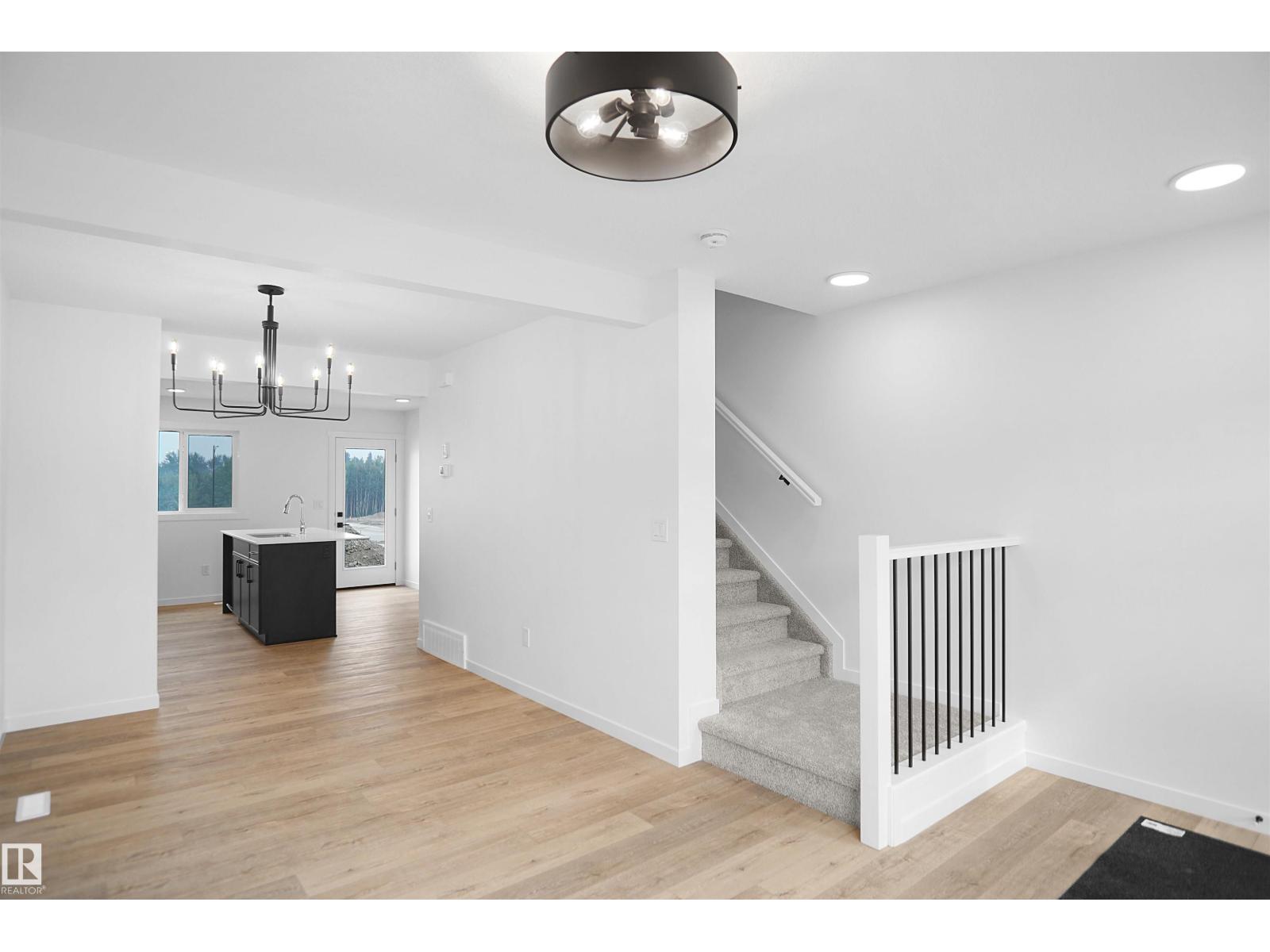 Photo 5 of 4286 Kinglet Dr Nw, Edmonton AB