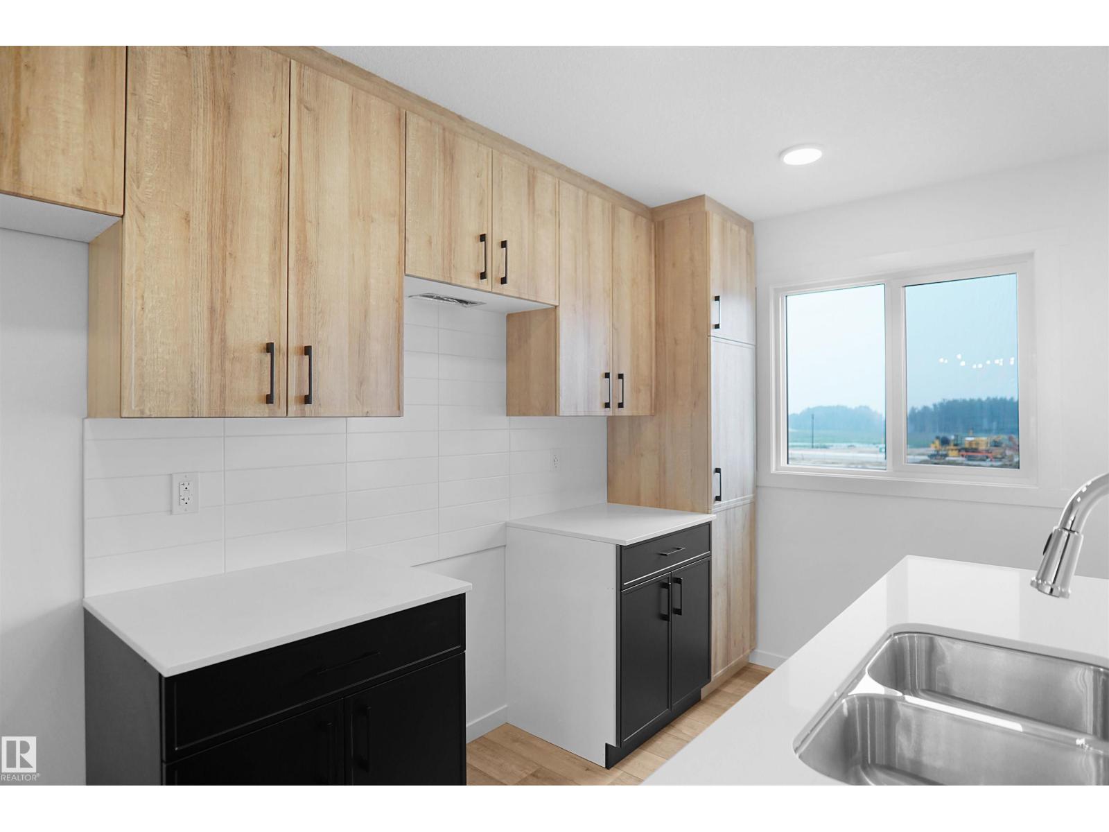 Photo 12 of 4286 Kinglet Dr Nw, Edmonton AB