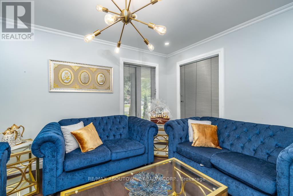 Photo 11 of 14 Sable Drive, Hamilton ON