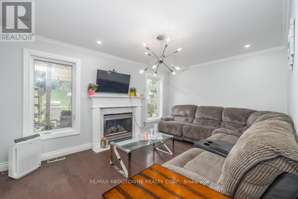 Photo 23 of 14 Sable Drive, Hamilton ON