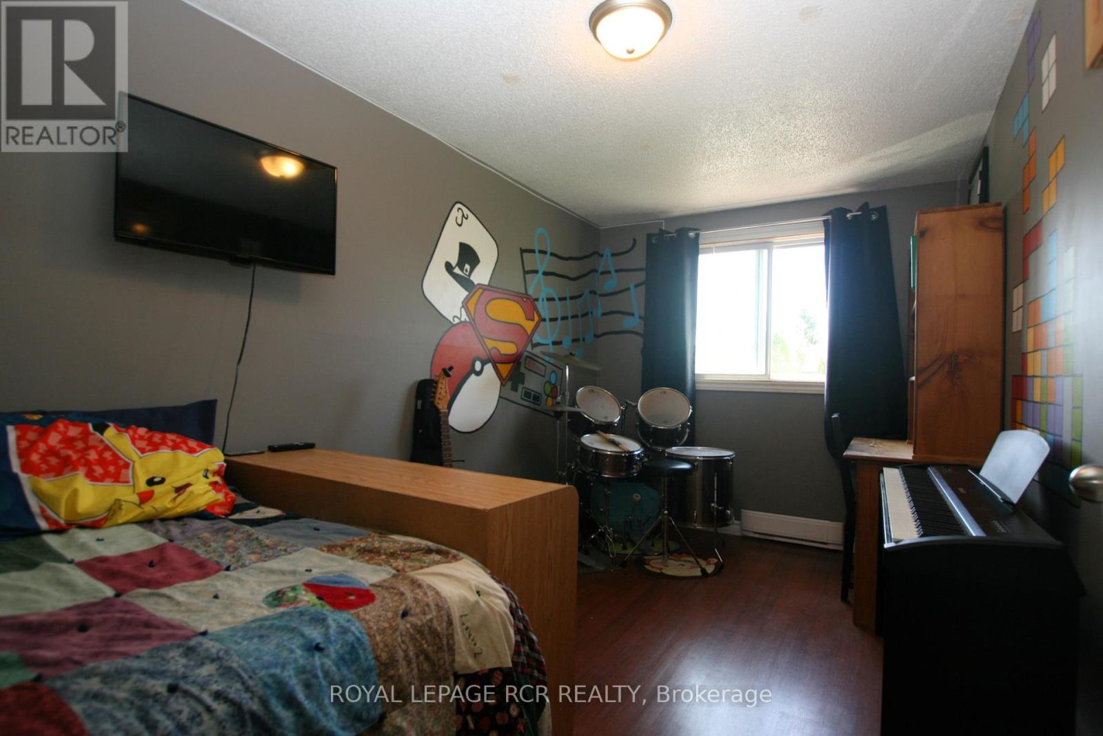 Photo 10 of 516 Pineview Gardens, Shelburne ON