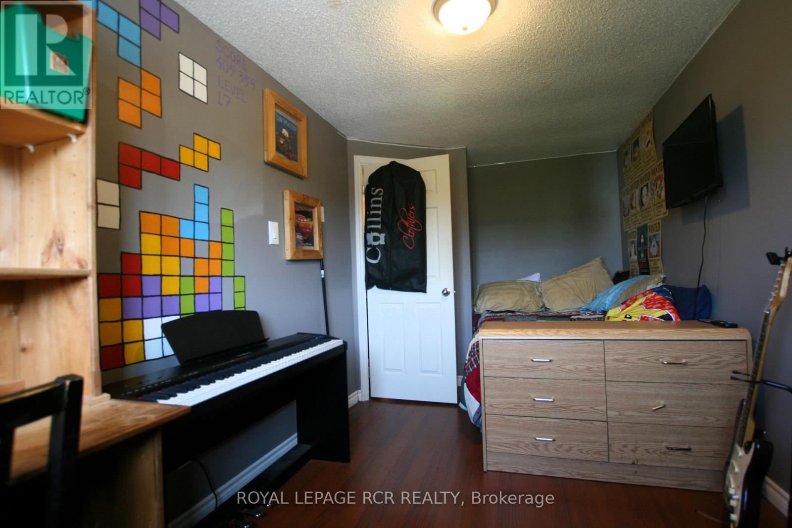 Photo 11 of 516 Pineview Gardens, Shelburne ON