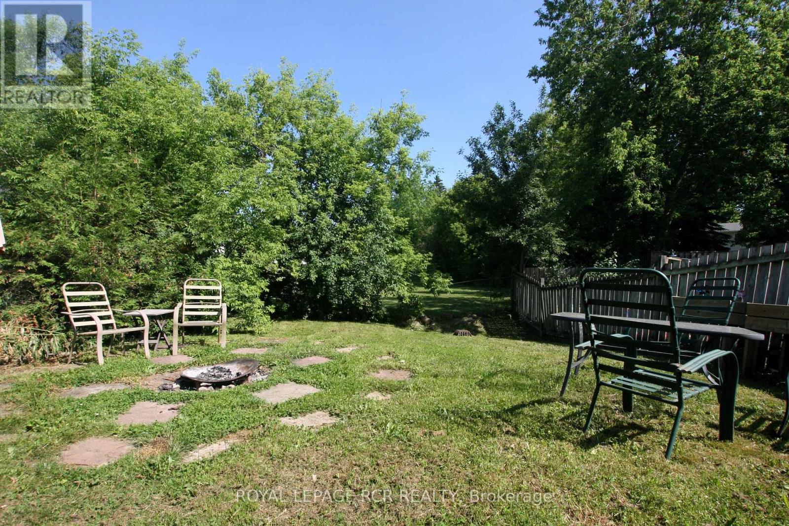 Photo 16 of 516 Pineview Gardens, Shelburne ON