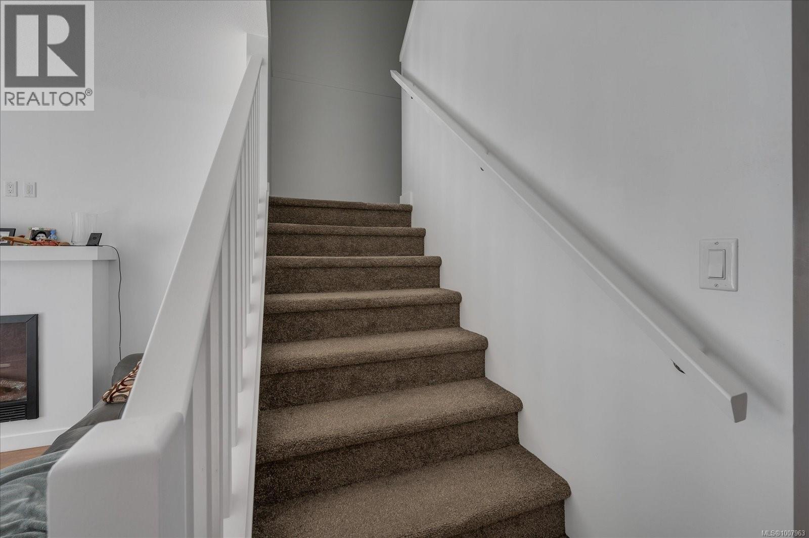 Photo 11 of 102 5240 Dublin Way, Nanaimo BC