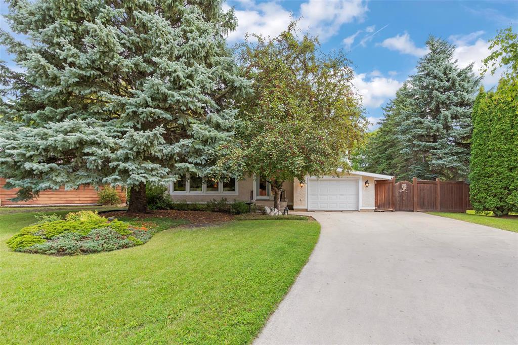 Photo 1 of 36 Pine Crescent, Steinbach MB