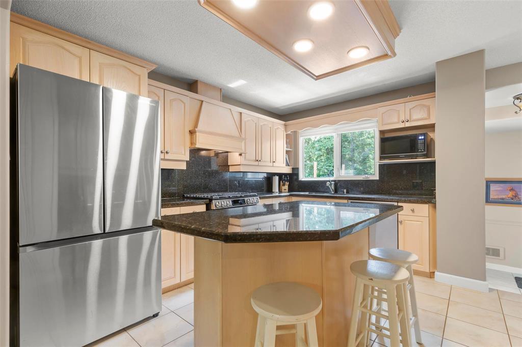 Photo 14 of 36 Pine Crescent, Steinbach MB