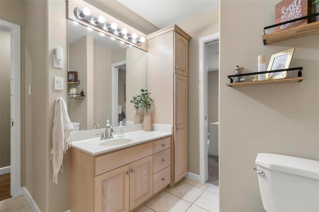 Photo 17 of 36 Pine Crescent, Steinbach MB