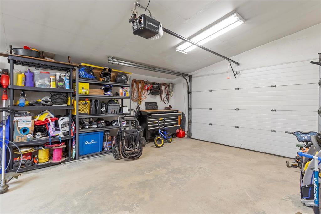 Photo 31 of 36 Pine Crescent, Steinbach MB