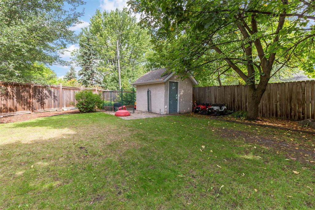 Photo 40 of 36 Pine Crescent, Steinbach MB