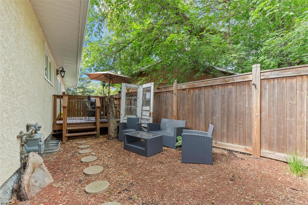 Photo 41 of 36 Pine Crescent, Steinbach MB