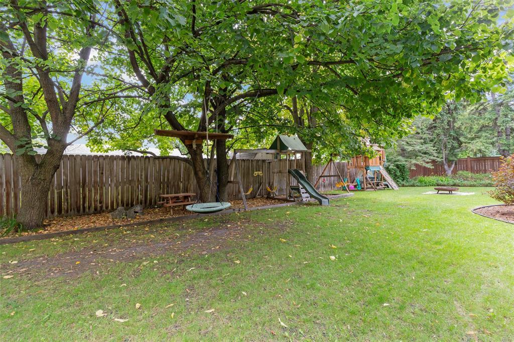 Photo 45 of 36 Pine Crescent, Steinbach MB