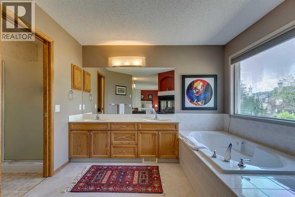 Photo 33 of 210 Sienna Park Court Sw, Calgary AB