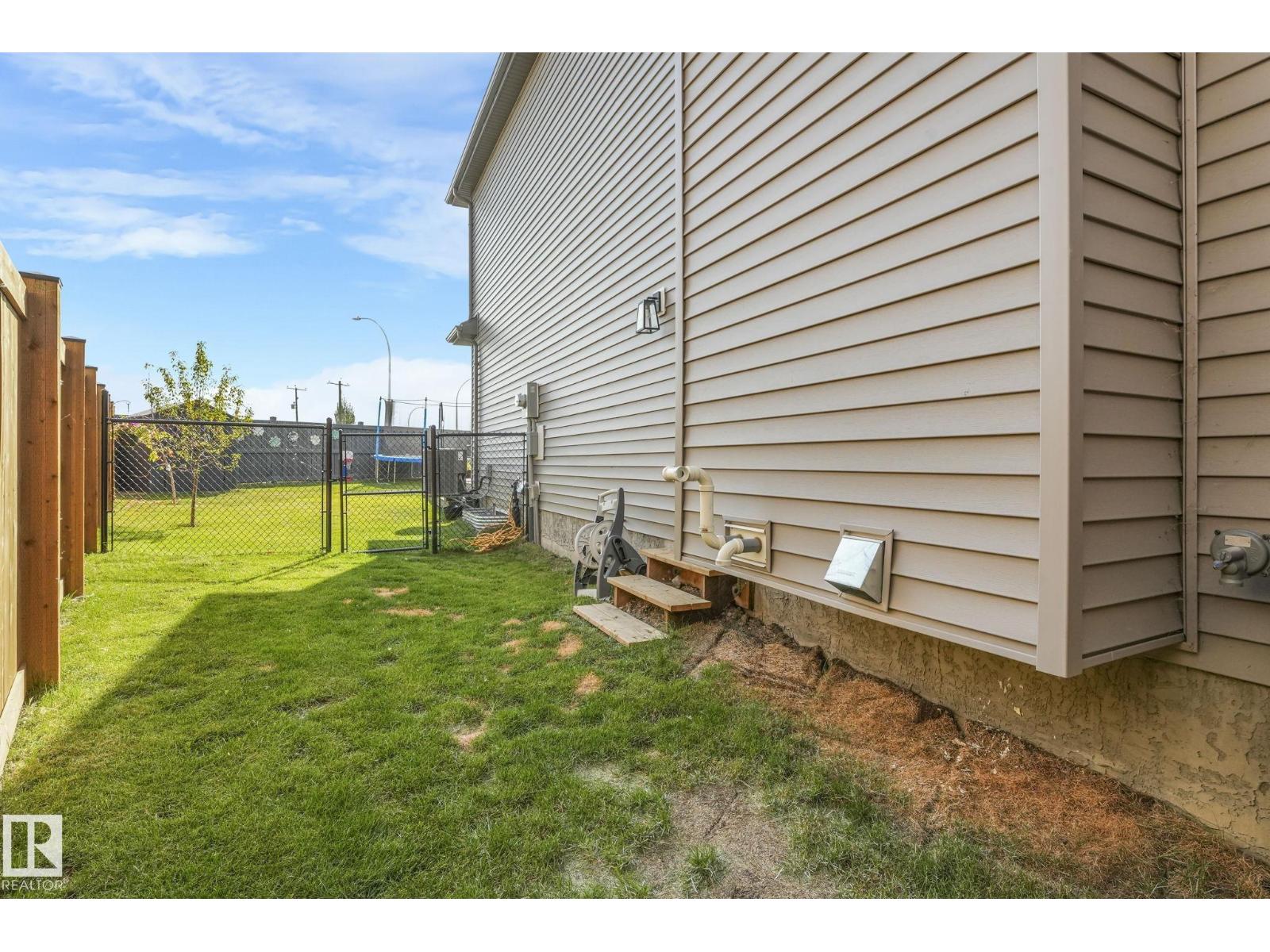Photo 46 of 23 Nettle Cr, St Albert AB