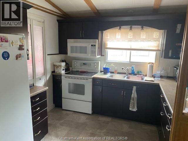 Photo 2 of 95 Regency Drive, Chatham ON