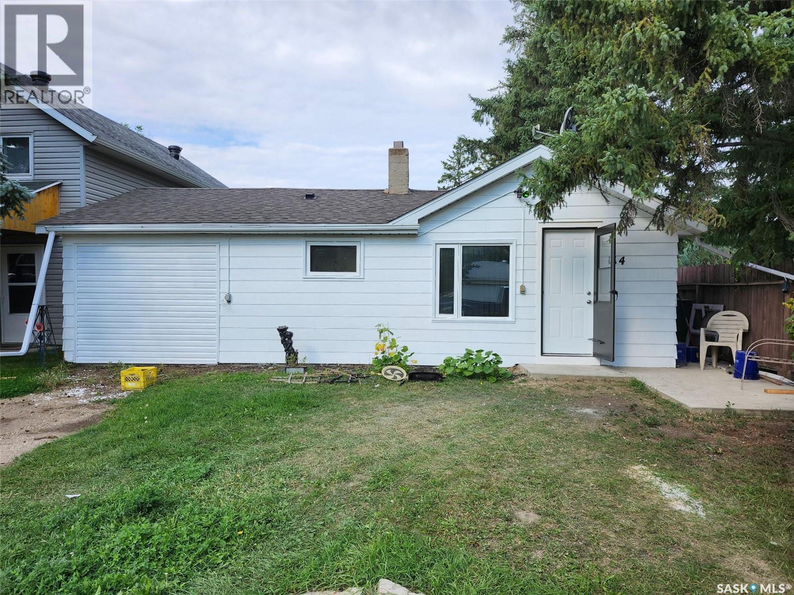 Photo 1 of 114 3rd Avenue, Dundurn SK