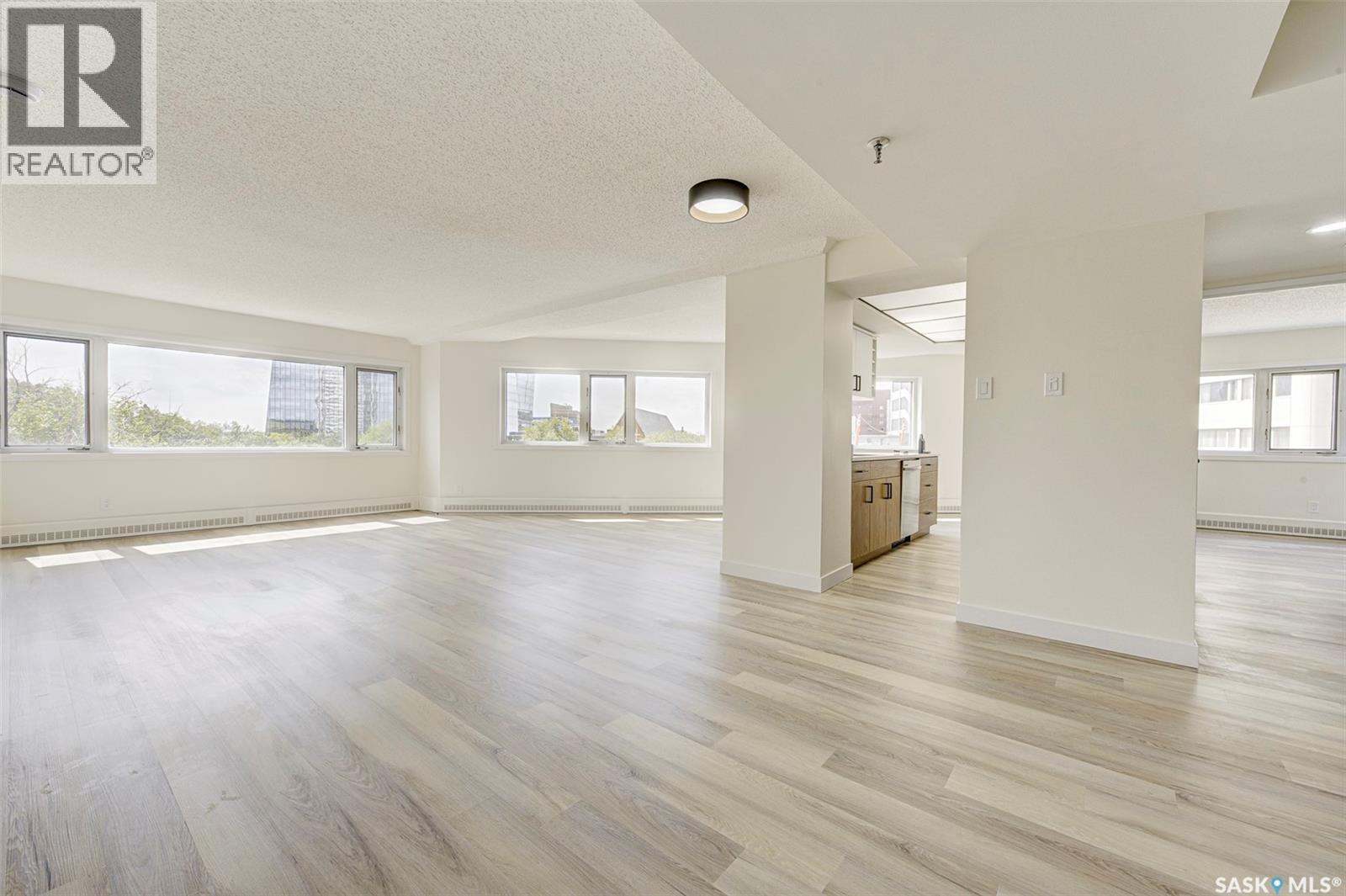 Photo 1 of 470 424 Spadina Crescent E, Saskatoon SK