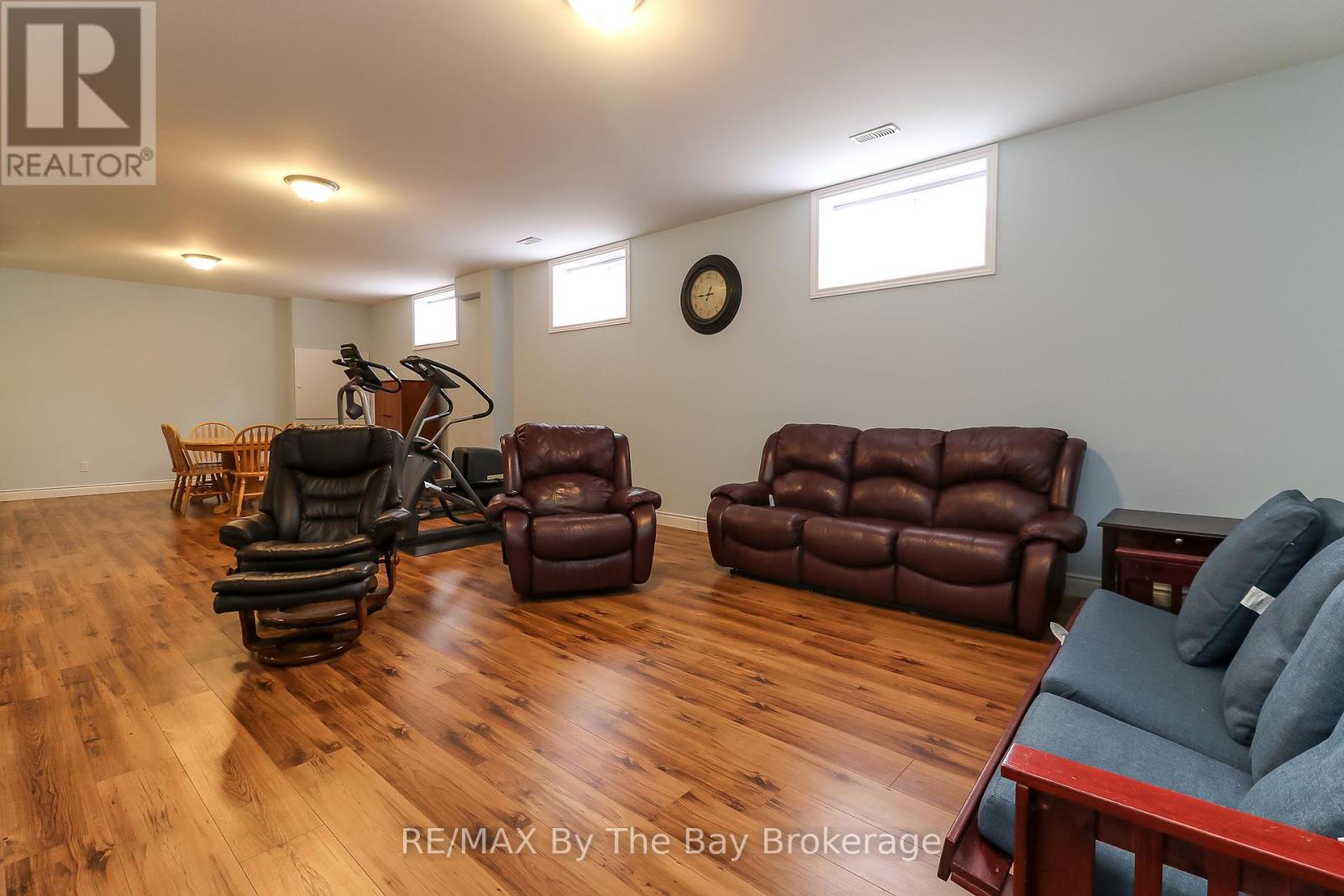 Photo 28 of 37 Wesley Avenue, Wasaga Beach ON