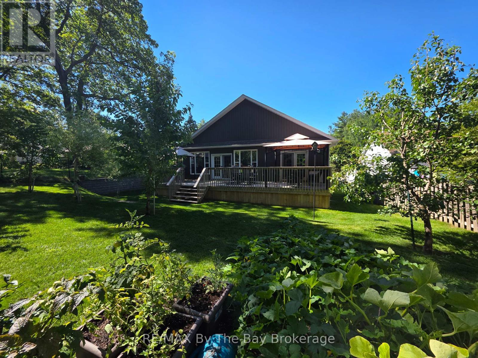 Photo 33 of 37 Wesley Avenue, Wasaga Beach ON