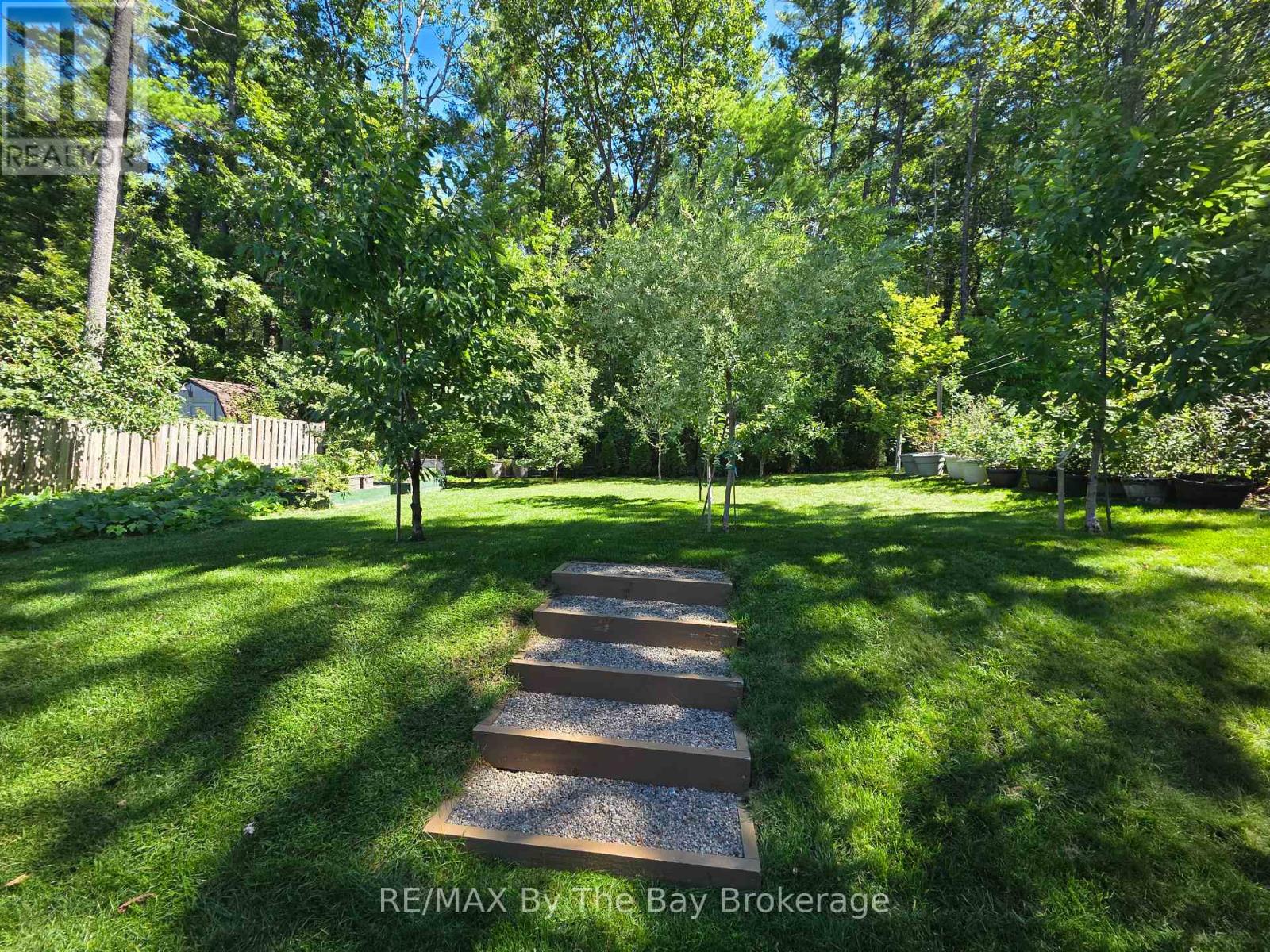 Photo 34 of 37 Wesley Avenue, Wasaga Beach ON