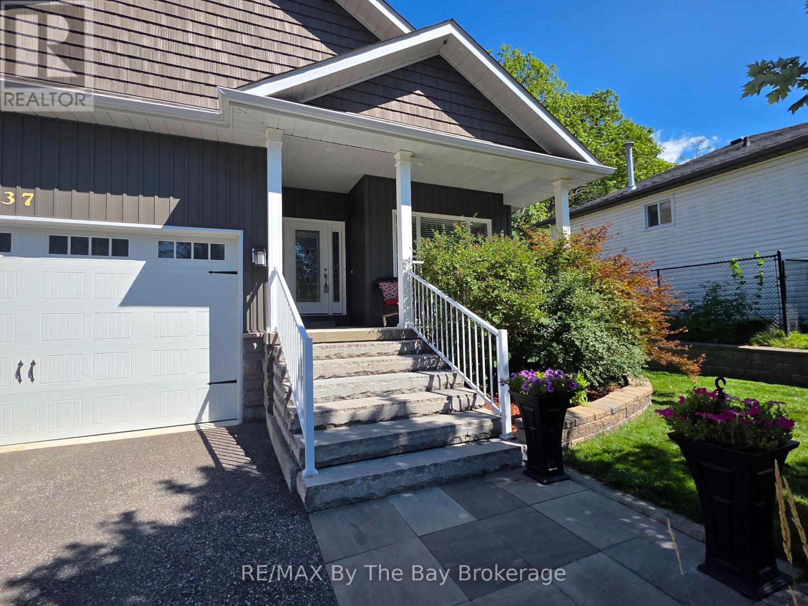 Photo 8 of 37 Wesley Avenue, Wasaga Beach ON