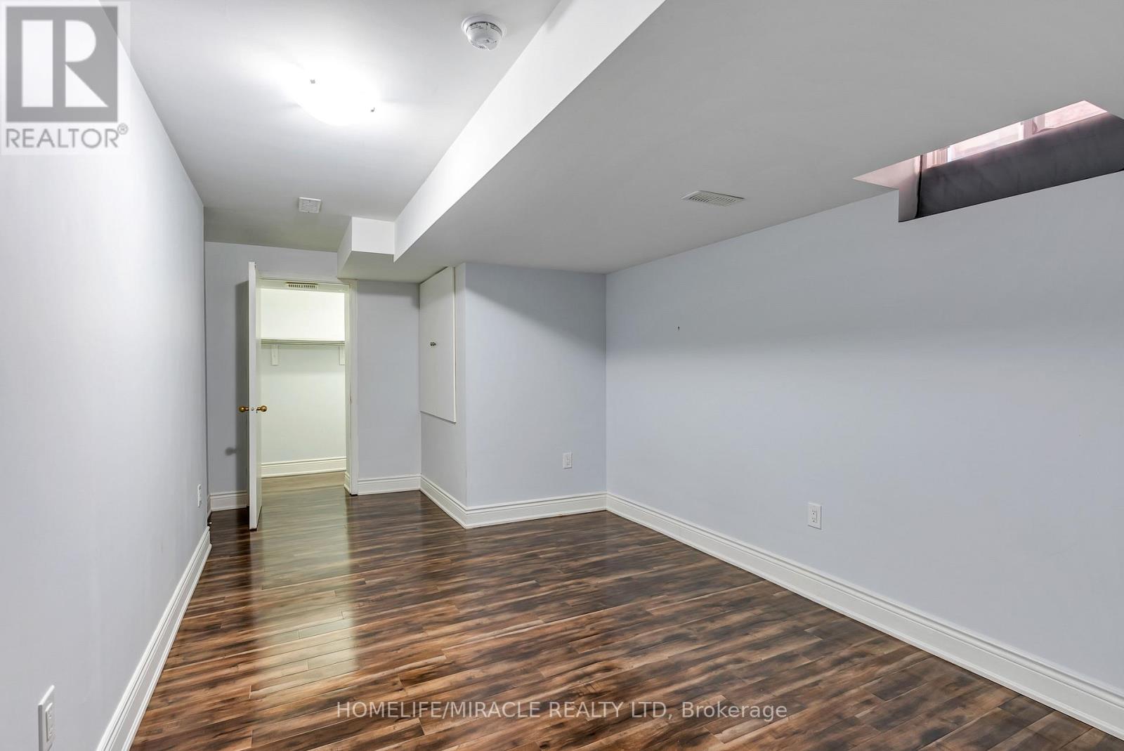 Photo 9 of 14 Galveston Crescent, Brampton ON
