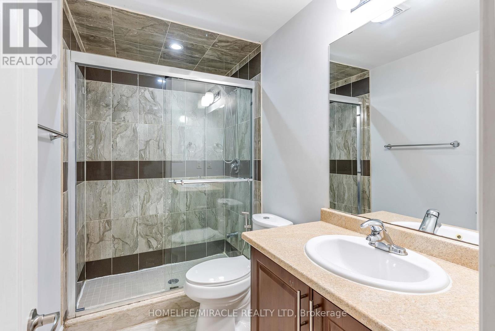 Photo 7 of 14 Galveston Crescent, Brampton ON