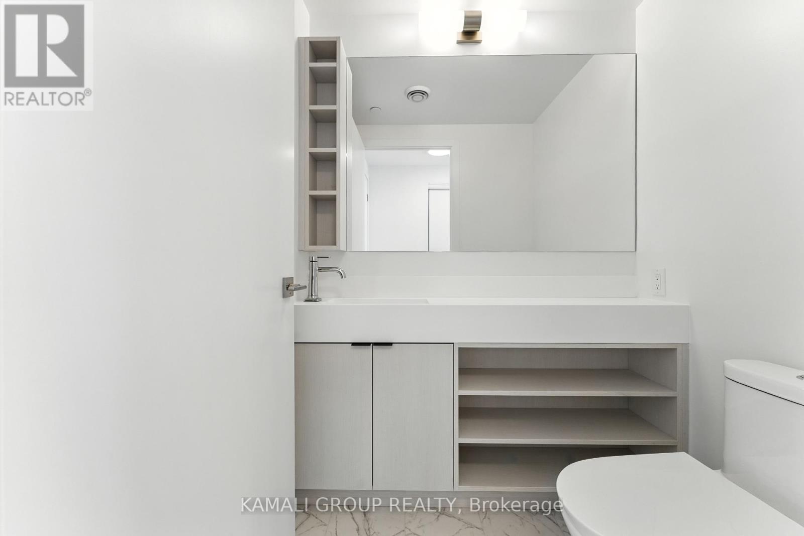 Photo 17 of 4503 252 Church Street, Toronto ON
