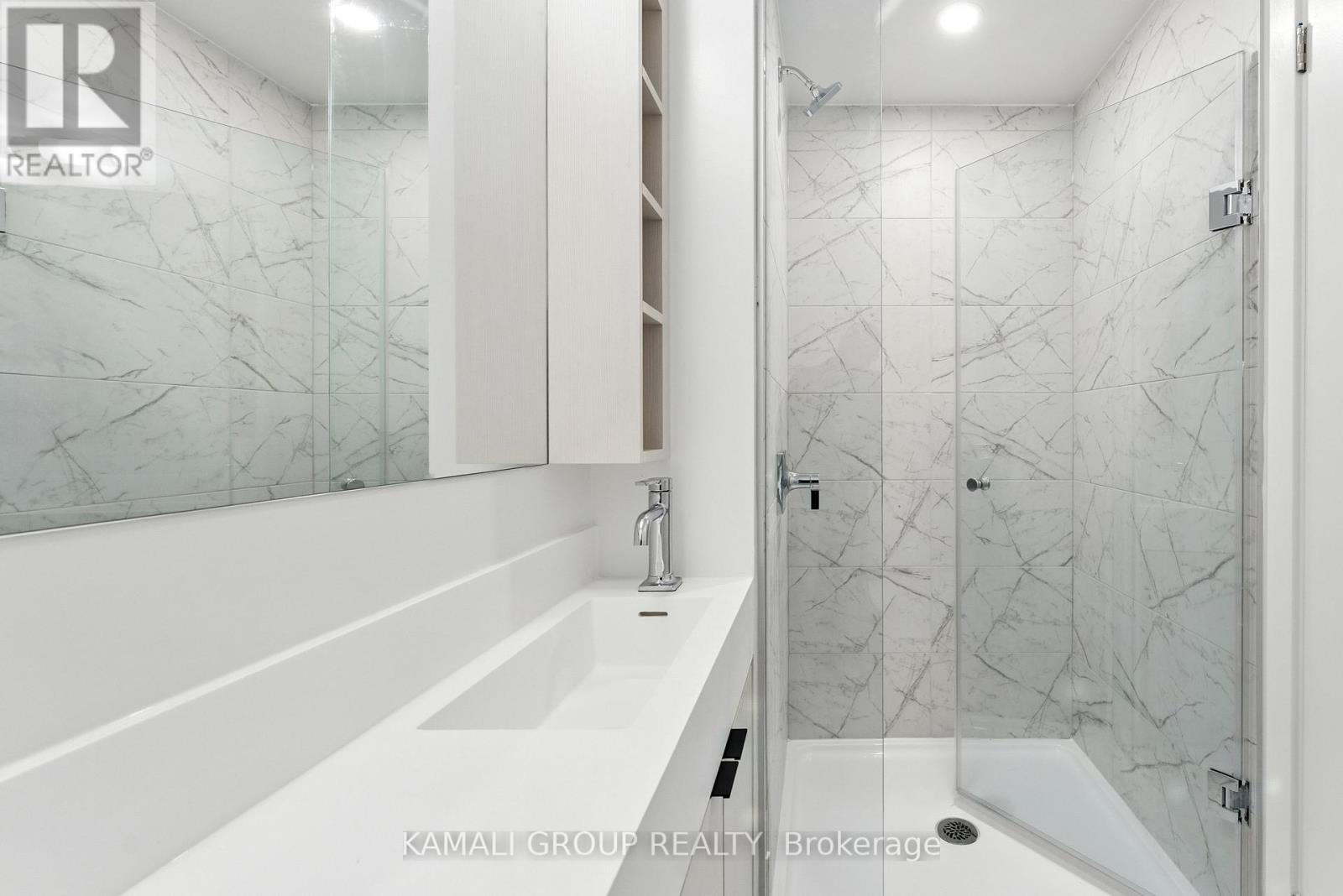 Photo 18 of 4503 252 Church Street, Toronto ON