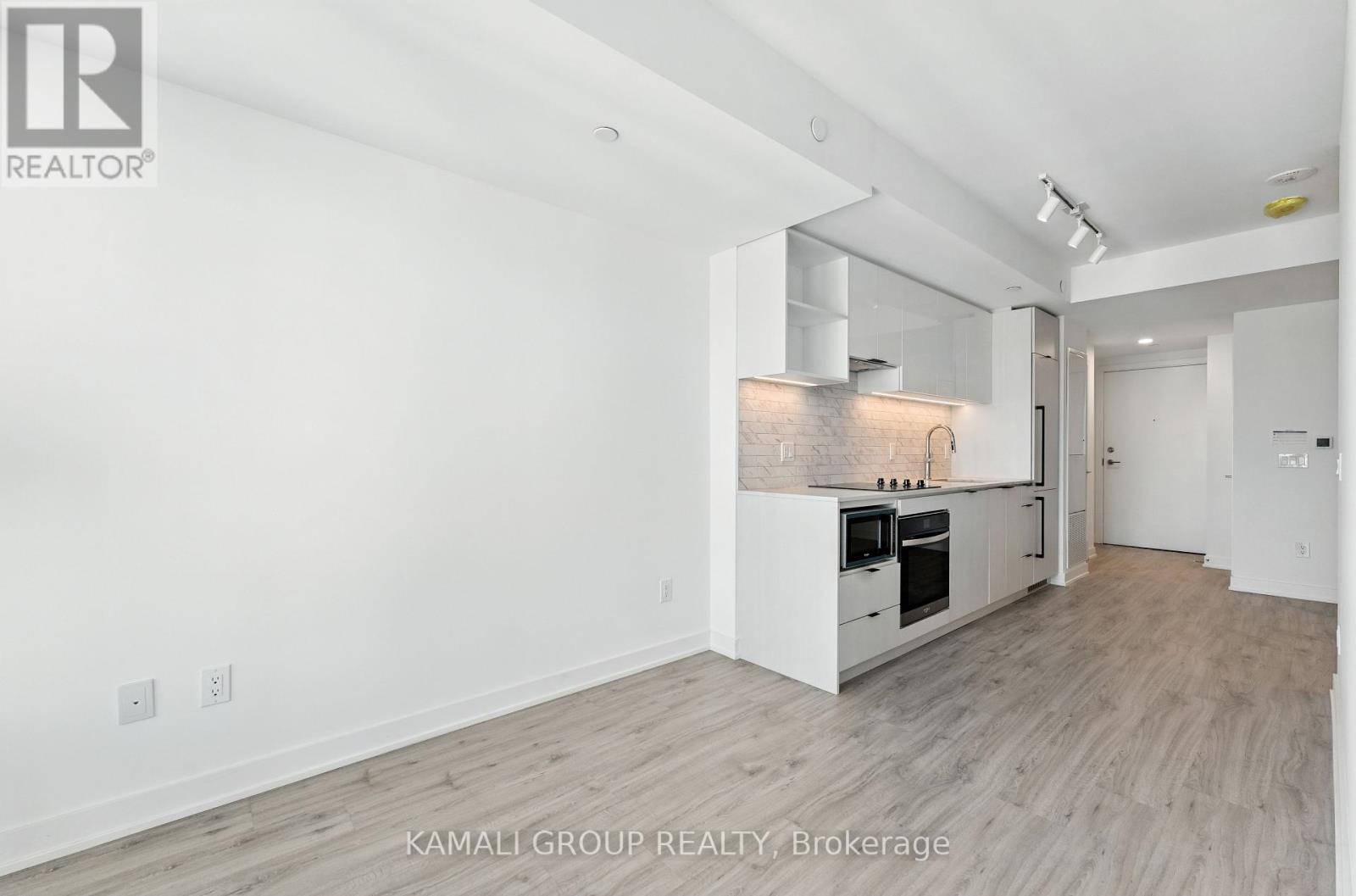 Photo 6 of 4503 252 Church Street, Toronto ON