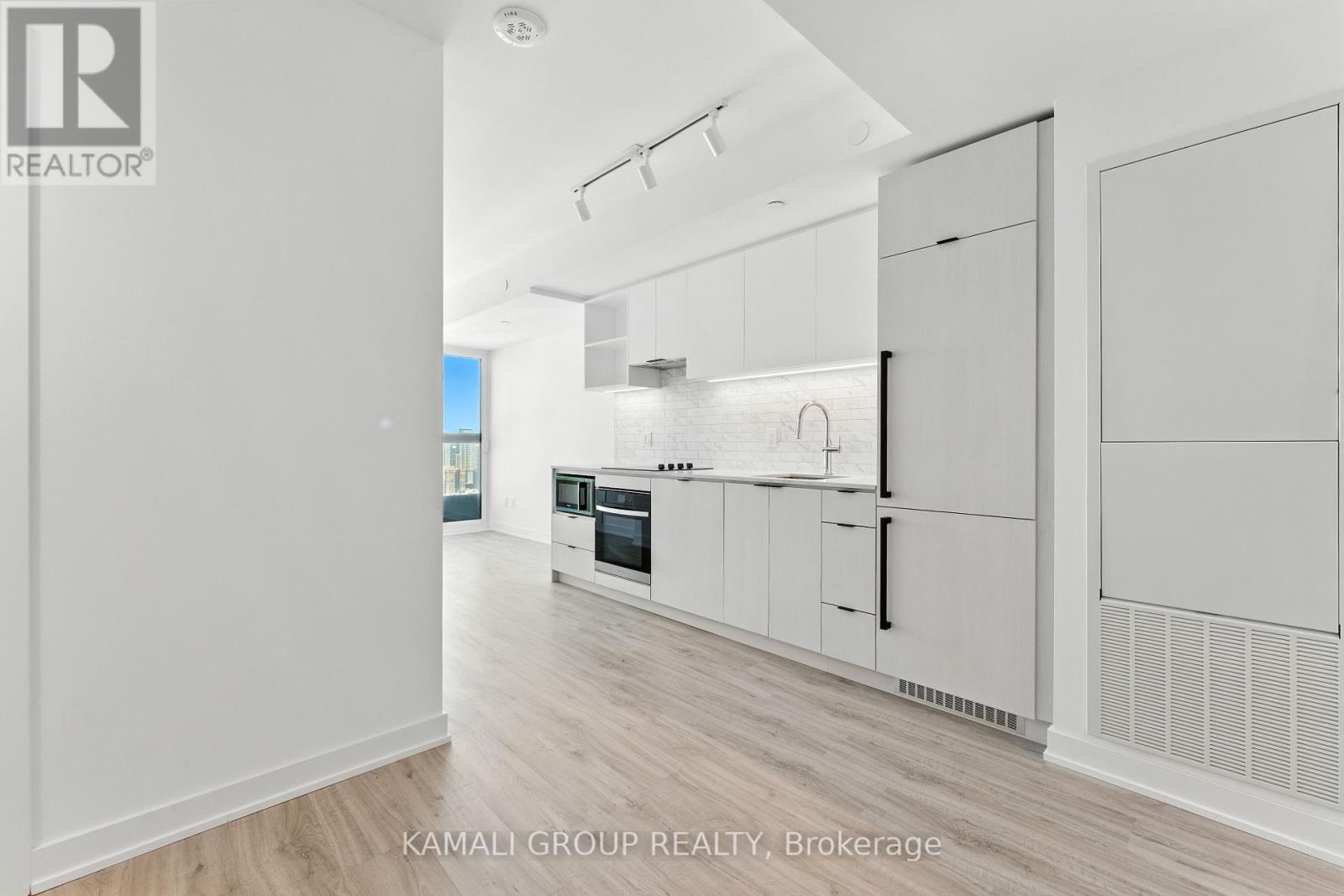 Photo 9 of 4503 252 Church Street, Toronto ON