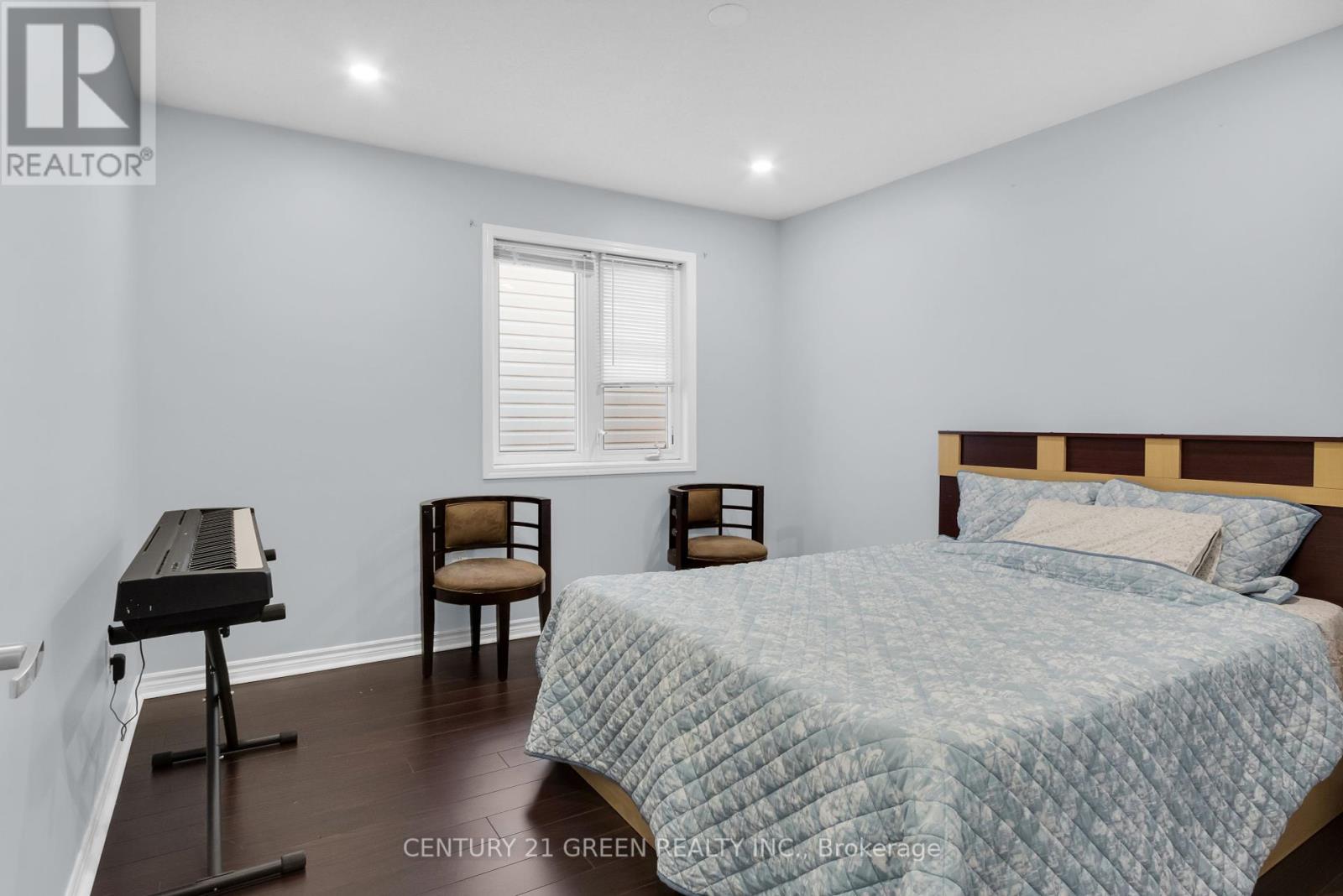 Photo 21 of 940 Dice Way, Milton ON