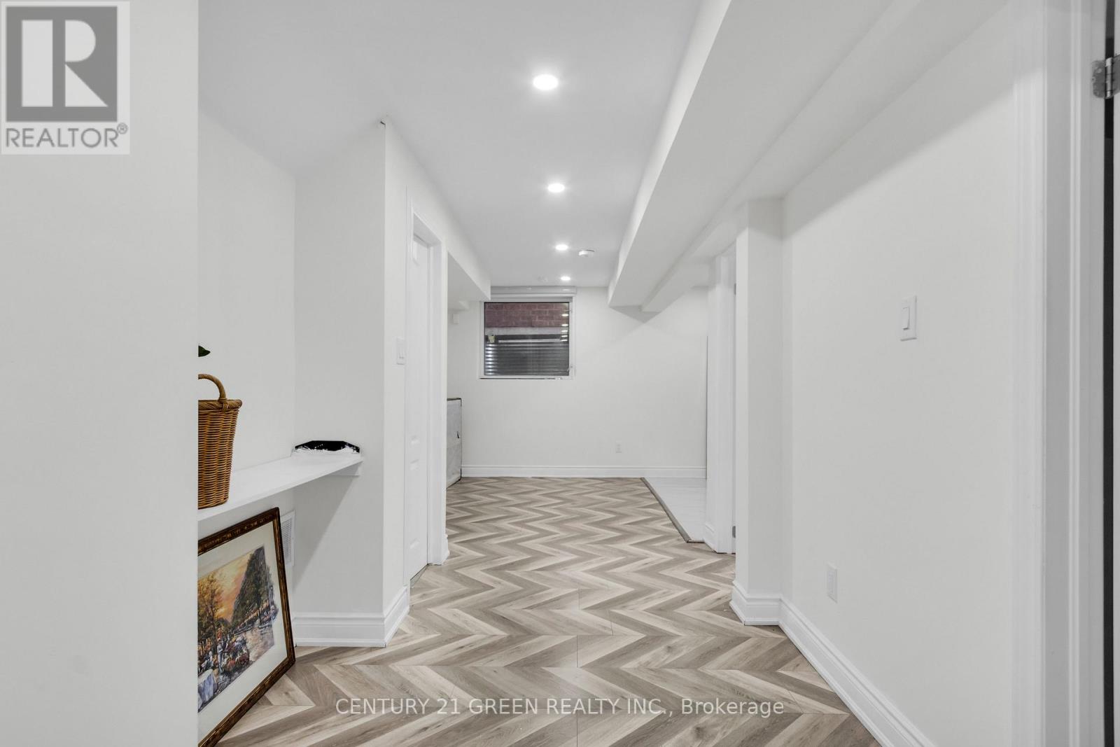 Photo 33 of 940 Dice Way, Milton ON