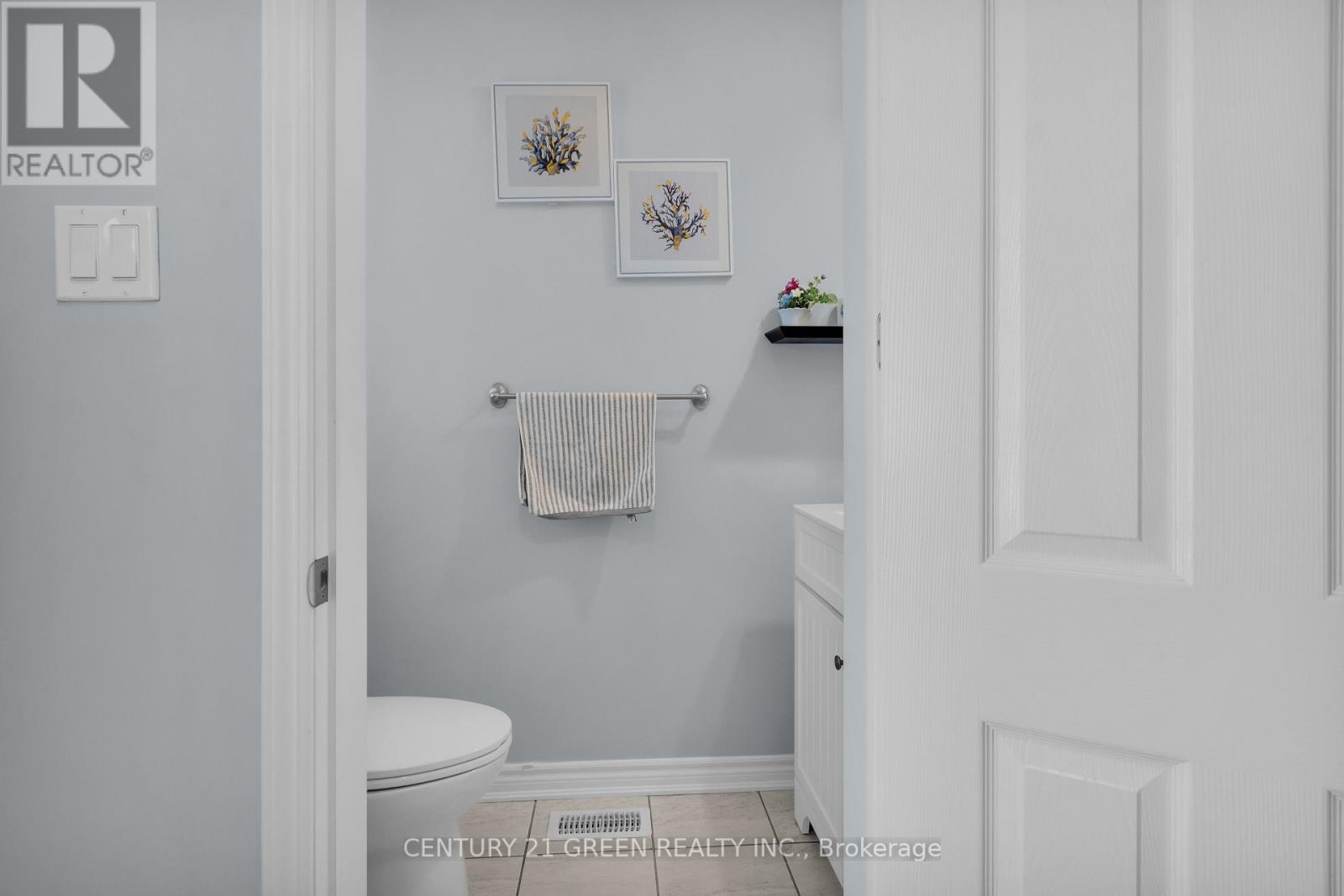 Photo 15 of 940 Dice Way, Milton ON