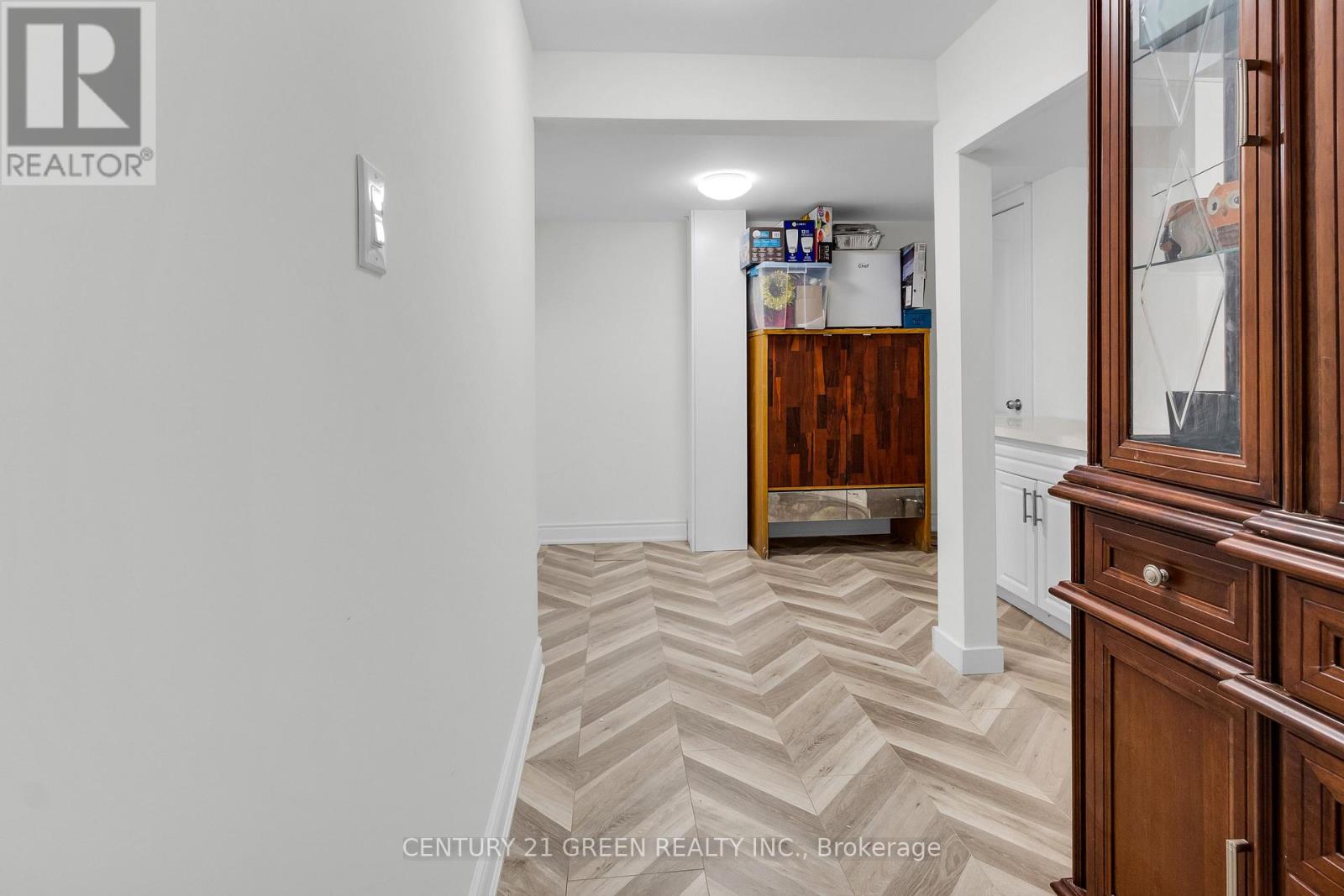 Photo 38 of 940 Dice Way, Milton ON
