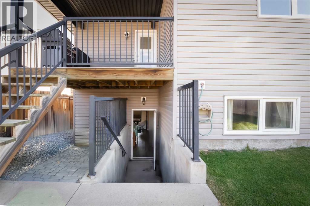 Photo 30 of 36 Aberdeen Road W, Lethbridge AB