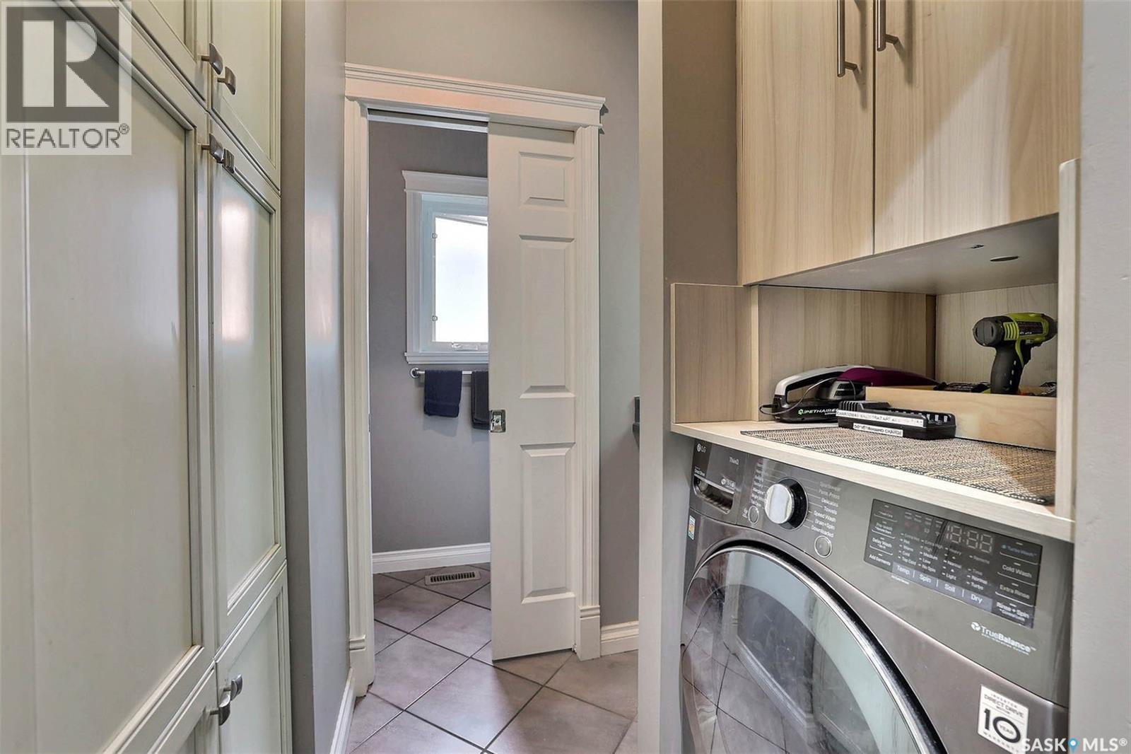 Photo 16 of 1530 College Avenue, Regina SK