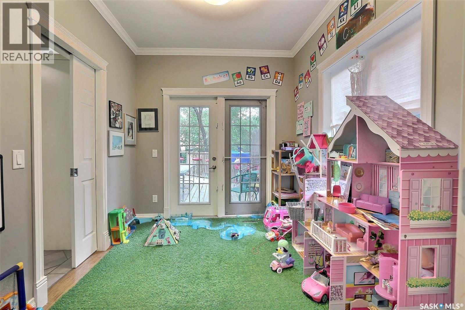 Photo 6 of 1530 College Avenue, Regina SK