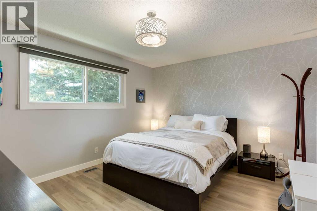 Photo 19 of 31 Silverstone Bay Nw, Calgary AB