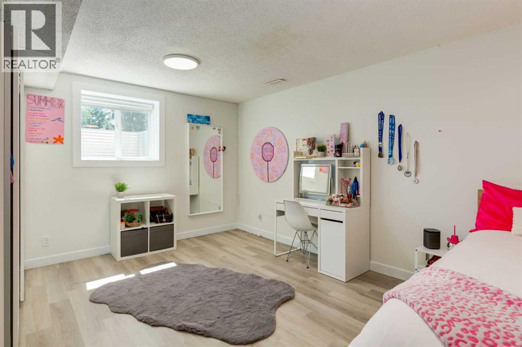 Photo 34 of 31 Silverstone Bay Nw, Calgary AB