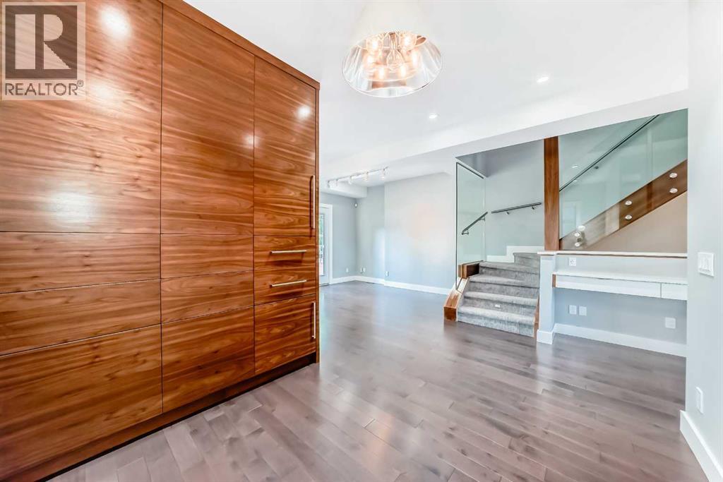 Photo 11 of 2414 31 Avenue Sw, Calgary AB
