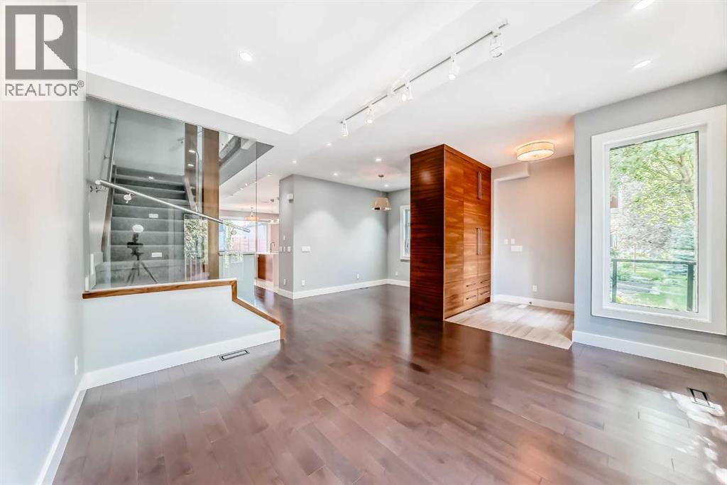 Photo 8 of 2414 31 Avenue Sw, Calgary AB